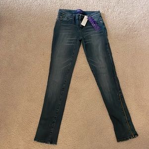NWT! Max Azria Skinny Jeans
